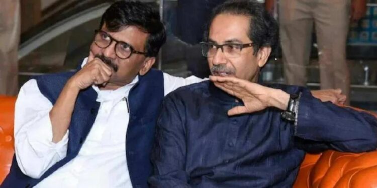 महाराष्ट्राच्या राजकारणातील महत्त्वाची बातमी ; उद्धव ठाकरेंसह संजय राऊतांना कोर्टाने बजावले समन्स