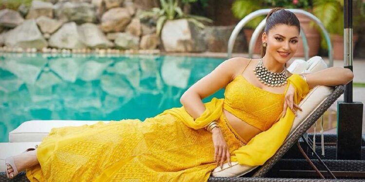 अभिनेत्री उर्वशी रौतेलाच्या नव्या बंगल्याची किंमत ऐकून बसेल धक्का ; पहा किती आहे किंमत??