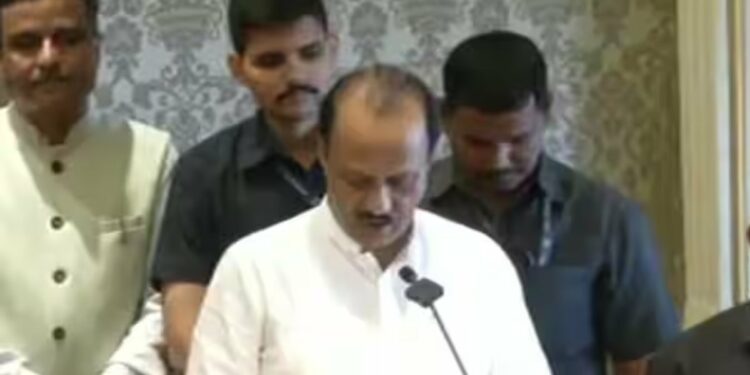 अजित पवारांसोबत कोणी कोणी घेतली शपथ? वाचा ..