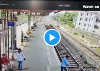 तरुण फलाटावरील ट्रॅकच्या बाजूला हात धुत होता, इतक्यात लोकल आली अन्.. मृत्यूचा भयानक VIDEO