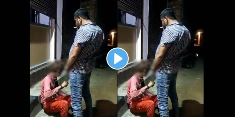 संतापजनक! आदिवासी मजुरावर भाजप पदाधिकाऱ्याने केली लघुशंका, Video व्हायरल