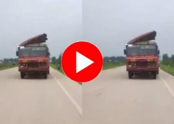 राज्याच्या लालपरीची अशीही दुरावस्था, VIDEO व्हायरल होताच यंत्र अभियंता निलंबित