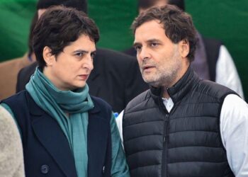 राहुल गांधी व प्रियांका गांधी ‘या’ मतदार संघातून लढणार निवडणूक ; काँग्रेस नेत्याची घोषणा