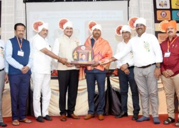 वसंत मुंडे यांनी उपस्थित केलेले पत्रकारांचे प्रश्न विधान परिषदेत मांडू ; आमदार श्रीकांत भारतीय यांचे महाराष्ट्र राज्य पत्रकार संघाच्या सोशल मीडिया कार्यशाळेत आश्वासन