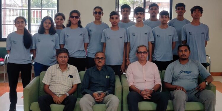 जळगाव जिल्हा बॅडमिंटन असोसिएशनचा संघ ठाणेला होणाऱ्या महाराष्ट्र राज्य ज्युनिअर आंतर जिल्हा चषक 2023 साठी रवाना