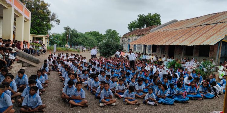 विद्यार्थ्यांसाठी बातमी ; या शैक्षणिक वर्षातील सुट्यांची यादी सरकारकडून जाहीर