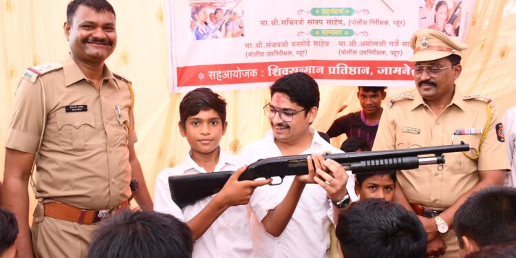 शस्त्र प्रदर्शन पाळधी येथे उत्साहात संपन्न