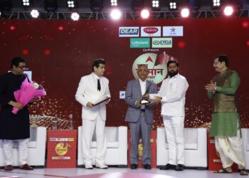 उद्योगक्षेत्रातील अतुलनीय कामगिरीबद्दल अशोक जैन यांचा एबीपी माझाच्या ‘माझा सन्मान’ पुरस्काराने गौरव