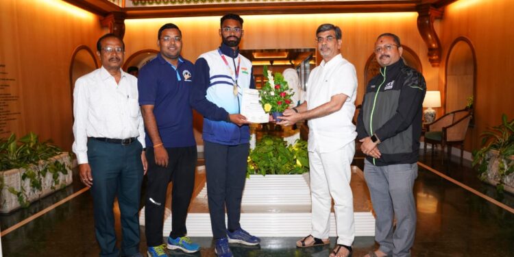 जैन स्पोर्टस् अकॅडमी च्या पुष्पक महाजन ला सुवर्ण पदक