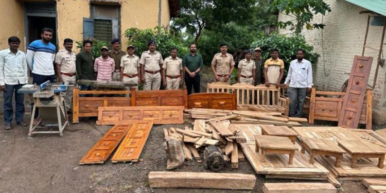 यावल वनविभागाची कारवाई ; १ लाखांचा मुद्देमाल जप्त, दोघांवर गुन्हा दाखल