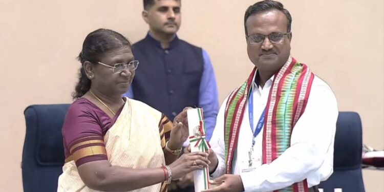 महाराष्ट्रातील ‘या’ पाच शिक्षकांना राष्ट्रीय शिक्षक पुरस्कार प्रदान