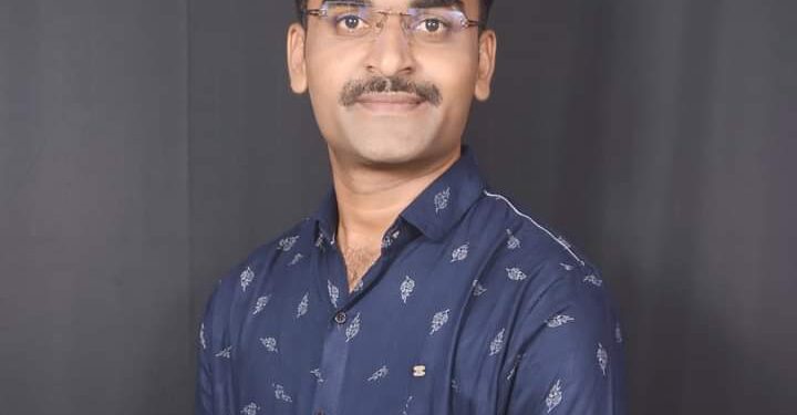 गणेश पाटील लातुरकर जिल्हास्तरीय आदर्श पुरस्काराने सन्मानित