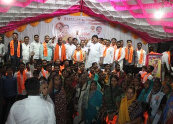 गोंडगाव येथे असंख्य महिला आणि पुरुषांचा शिवसेना पक्षात प्रवेश