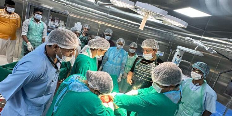 गर्भपिशवीची अवघड शस्त्रक्रिया जिल्हा रूग्णालयाच्या डॉक्टरांनी केली यशस्वी !