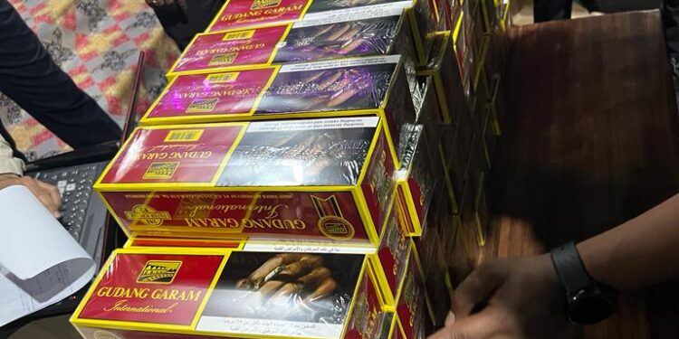 अबब… अडीच कोटी रुपयांच्या तस्करीचा सिगारेटचा साठा महसूल गुप्तचर संचालनालयाने पकडला