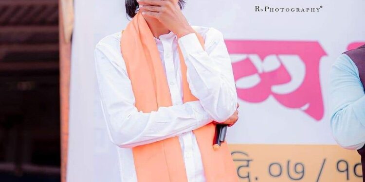 क्रिकेटच्या मैदानात मनोज जरांगेंची जोरदार फटके बाजी ; व्हिडीओ तुफान व्हायरल