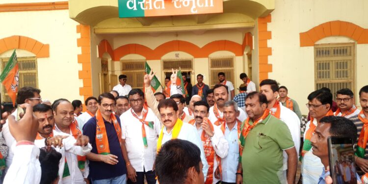 भाजपाला राजस्थान, मध्यप्रदेश, छत्तीसगड निवडणुकीत मिळालेल्या विजयानिमित्त जळगावात जल्लोष!