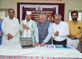 महाराष्ट्राला अभिमान वाटेल असे साहित्य संमेलन अमळनेर येथे होईल : डॉ. नरेंद्र पाठक