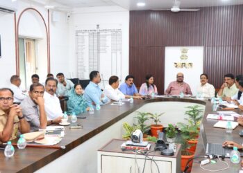 जळगाव विमानतळाच्या बळकटीकरणाचा उच्च अधिकार‌ समितीकडे प्रस्ताव पाठविण्यात यावा – ग्रामविकास मंत्री गिरीष महाजन