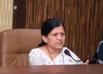 महाराष्ट्र लोकसेवा हक्क कायद्याची जिल्ह्यात प्रभावी अंमलबजावणी करा – आयुक्त चित्रा कुलकर्णी   