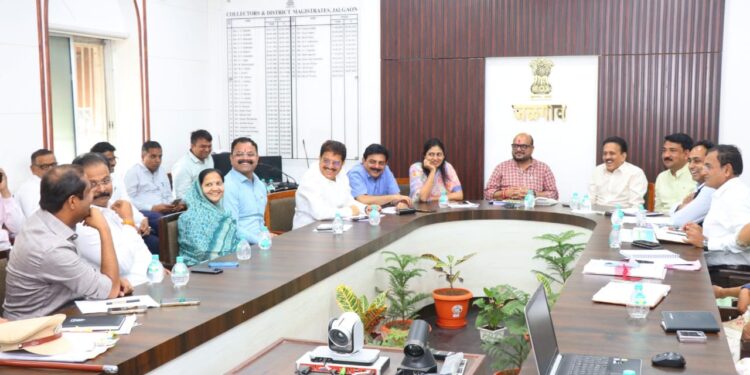 जिल्हा परिषदेच्या कामकाजाचा आढावा बैठक संपन्न