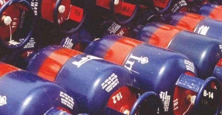 गुड न्यूज! 10 दिवसांत दुसऱ्यांदा गॅस सिलिंडरचे दर कमी, वाचा किती स्वस्त झाले ?