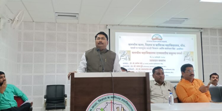 वक्तृत्व स्पर्धा ही भविष्यातील नेतृत्व घडवण्याची सुवर्णसंधी असते- मा. वसंत मुंडे