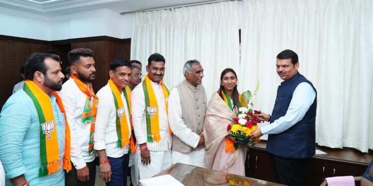 डॉ. केतकी पाटीलांनी घेतली उपमुख्यमंत्री देवेंद्र फडणवीसांची भेट