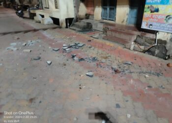 एरंडोलमध्ये समाजकंटकांकडून मध्यरात्री दगडफेक गाड्यांची तोडफोड