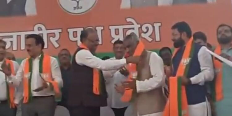 भाजपा प्रदेशाध्यक्ष बावनकुळे यांच्या उपस्थितीत काँग्रेसच्या डॉ. उल्हास पाटीलांचा कन्या डॉ. केतकी पाटीलसह भाजपात प्रवेश!