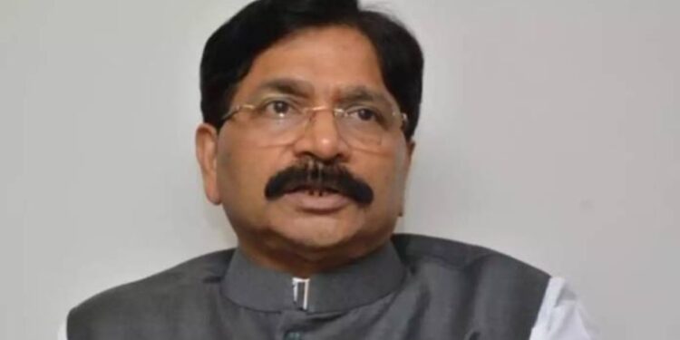 आमदार रवींद्र वायकर यांच्या घरी ईडीची धाड; छापेमारी सुरु