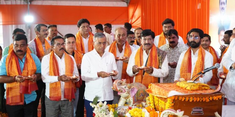 जळगाव झाले राममय; भक्तांची अलोट गर्दी