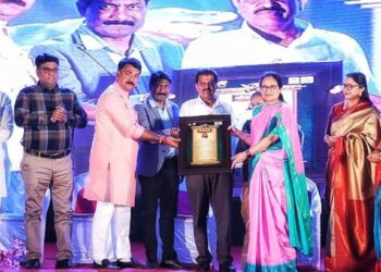 प्रा. डॉ. प्रिती अग्रवाल यांना “बहिणाबाई पुरस्कार” प्रदान