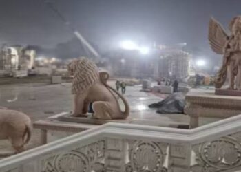 Ram Mandir : प्रवेशद्वारावर विराजमान हनुमान, गज आणि सिंह यांच्या मूर्ती