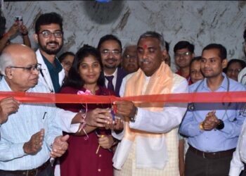 वाढदिवसानिमीत्त डॉ. उल्हास पाटील यांच्यावर शुभेच्छांचा वर्षाव