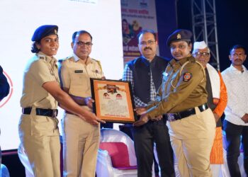 जळगांव पोलीस स्पोर्ट्स अकॅडमीला बहिणाबाई विशेष पुरस्काराने सन्मान