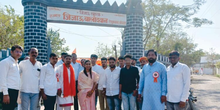 शिवरायांचे आठवावे रूप शिवरायांचा आठवावा प्रताप डॉ. केतकी पाटील यांच्यातर्फे शिवजयंती उत्सवांना उपस्थिती