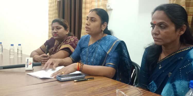 जाहीरनाम्याचा भाजपाला विसर, मंत्री गिरीश महाजणांनी वजन वापरून अर्थसंकल्पीय अधिवेशनात तरी तरतूद करावी – जयश्री महाजन