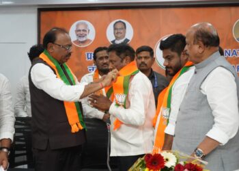 मिरजमधील अनेक मुस्लीम कार्यकर्त्यांचा भाजपामध्ये  प्रवेश