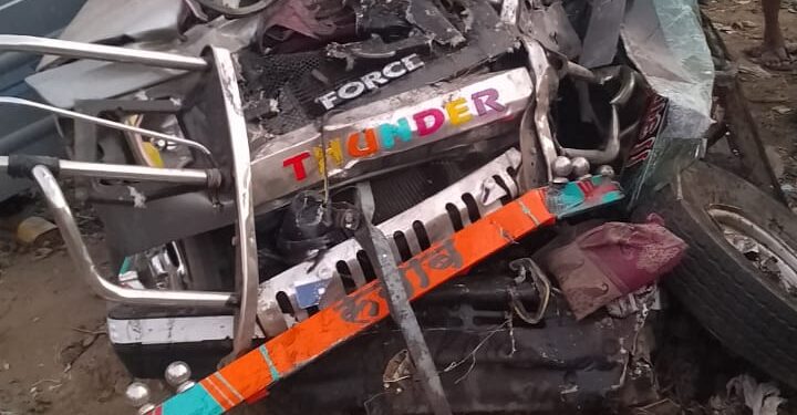 बांभोरी जवळ भीषण अपघात ; वाळूच्या ट्रकची क्रूझरला धडक, तीन जण ठार