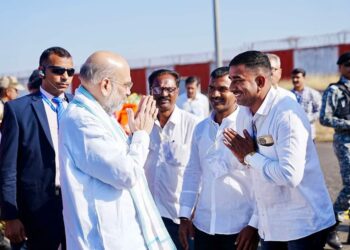 केंद्रीय गृह मंत्री अमित शहा यांच्या स्वागताची सामान्य कार्यकर्त्यांनाही मिळाली संधी