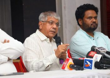 माझ्या कमाईतील हा खारीचा वाटा ‘वंचितां’च्या लढ्यासाठी!