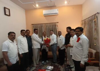 आंतरराष्ट्रीय केळी तज्ज्ञ डॉ.के.बी,पाटील यांचा करणी सेनेच्या वतीने सत्कार