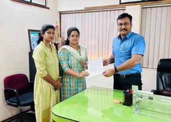 चिमुकल्यांच्या सुरक्षेसाठी सरसावल्या दोन माता, जिल्हाधिकाऱ्यांची घेतली भेट