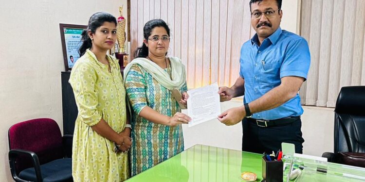 चिमुकल्यांच्या सुरक्षेसाठी सरसावल्या दोन माता, जिल्हाधिकाऱ्यांची घेतली भेट