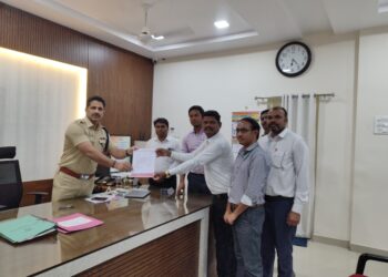 अमळनेर येथील पत्रकारांवर दाखल खंडणीचा गुन्हा मागे घ्या : राज्य पत्रकार संघटनेचे निवेदन