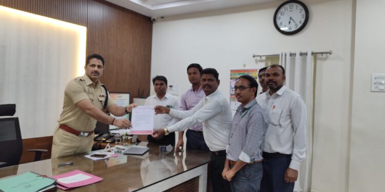 अमळनेर येथील पत्रकारांवर दाखल खंडणीचा गुन्हा मागे घ्या : राज्य पत्रकार संघटनेचे निवेदन