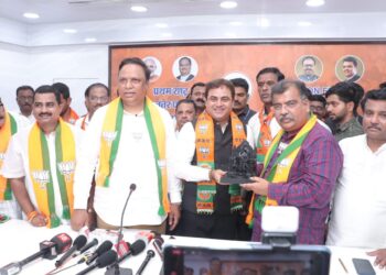 उद्धव ठाकरेंनी हिंदुत्व सोडल्याने कार्यकर्त्यांची घुसमट    मुंबई भाजपा अध्यक्ष आ.आशीष शेलार यांची टीका   