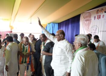 हुकूमशाही सरकारला जनताच आता घरी पाठवणार जामनेर मेळाव्यात शरद पवार यांचे टीकास्त्र