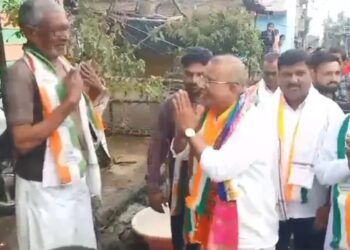 पाऊसातही श्रीराम पाटील यांनी मतदारांशी साधला सवांद ; मताधिक्याने निवडून द्या : आ. शिरीष चौधरी